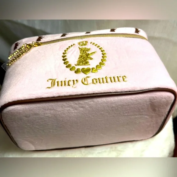 NEW Juicy Couture Pink Fuzzy Travel Cosmetics Bag - Picture 5 of 8